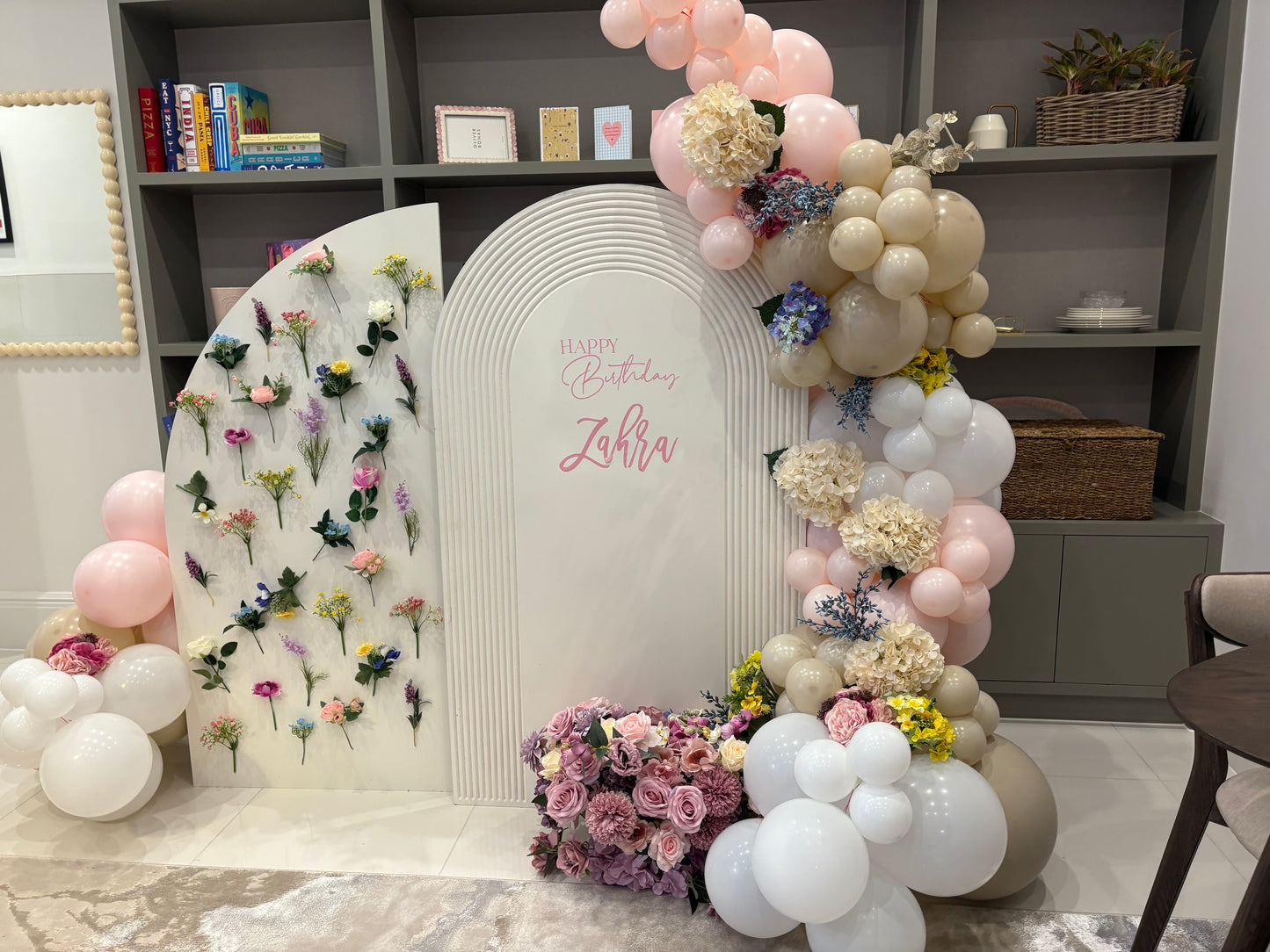 Baby in bloom set up